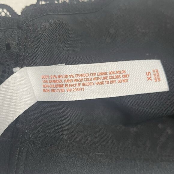 Colsie Women’s Black Lace Bralette – Size XS with Adjustable Straps - Picture 6 of 7